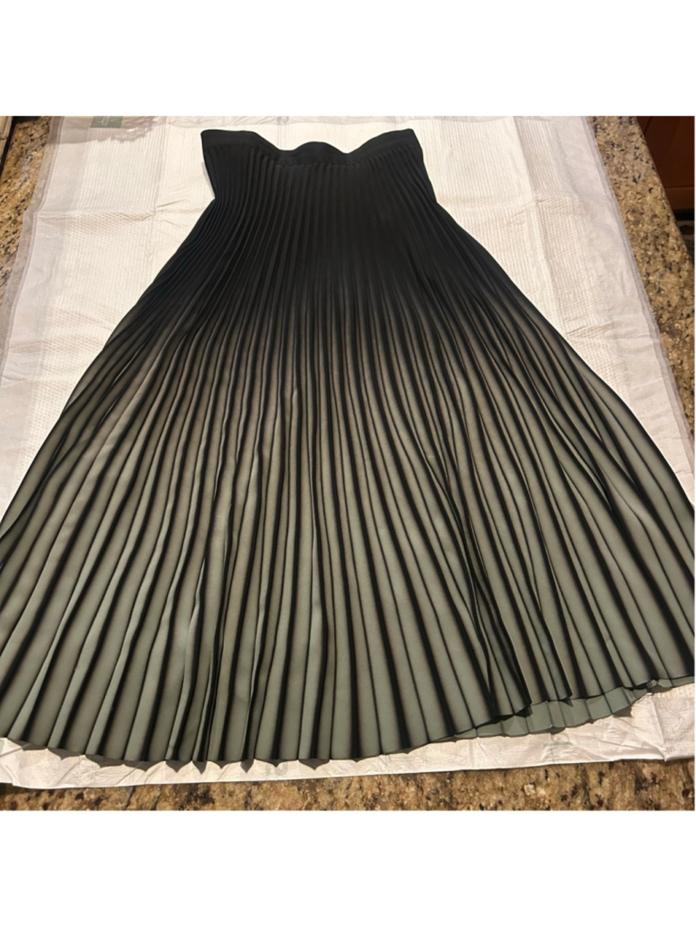 Women's Reiss Marlie Pleated Midi Skirt Size 0 Black Grey Ombre Quiet Luxury